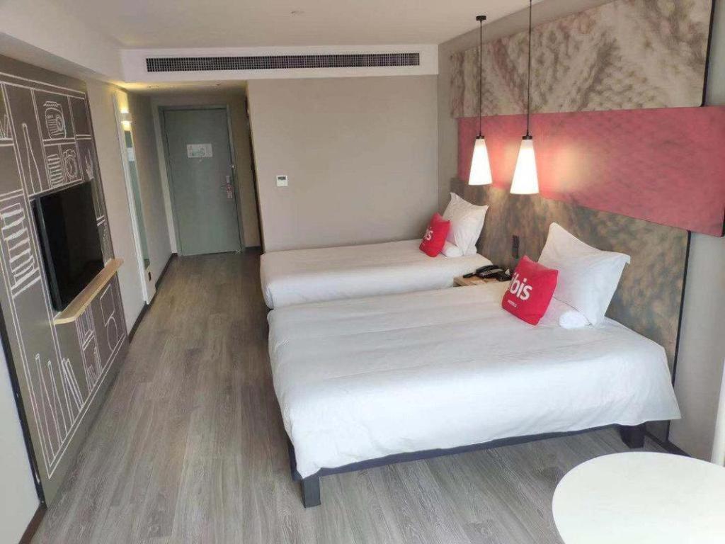 Ibis Shenyang North Station Hotel Exterior photo