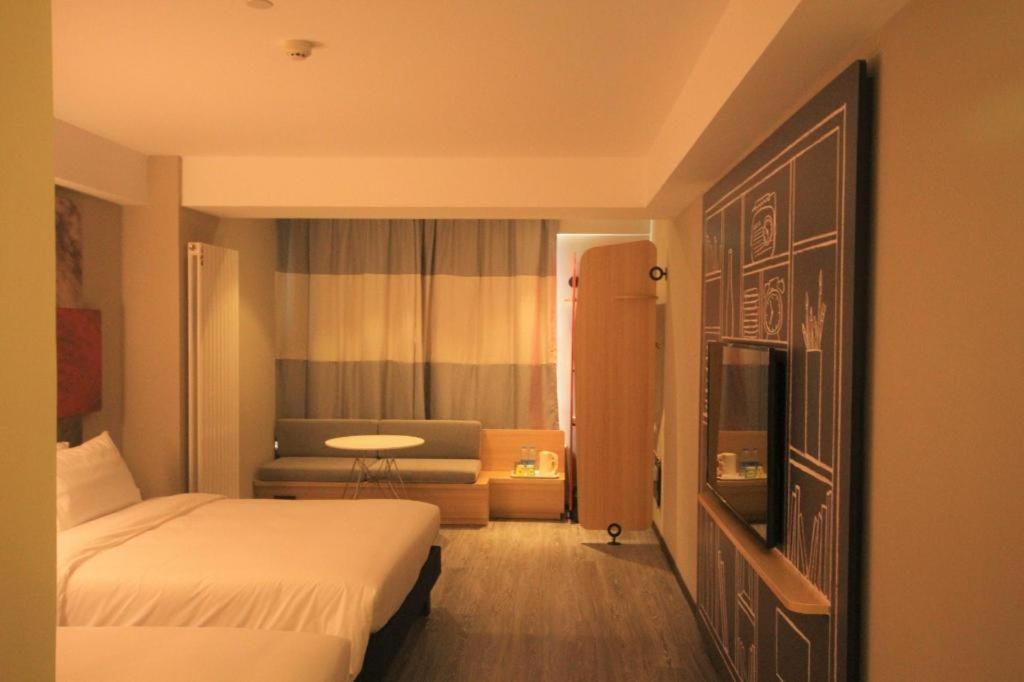 Ibis Shenyang North Station Hotel Exterior photo