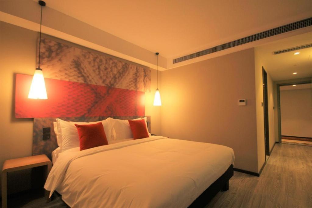 Ibis Shenyang North Station Hotel Exterior photo