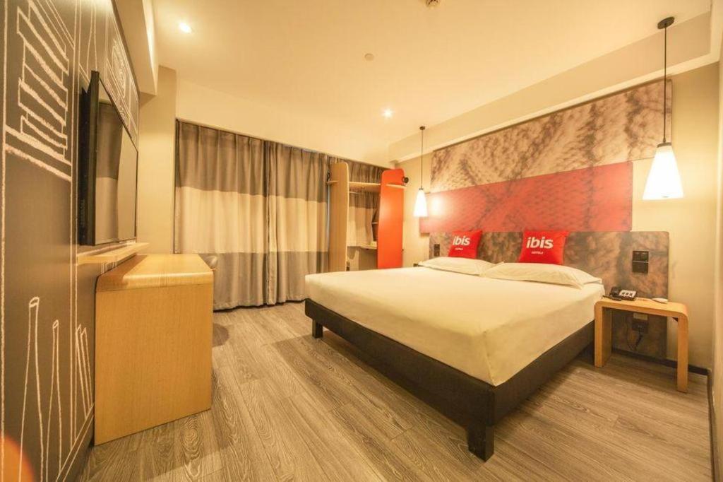 Ibis Shenyang North Station Hotel Exterior photo